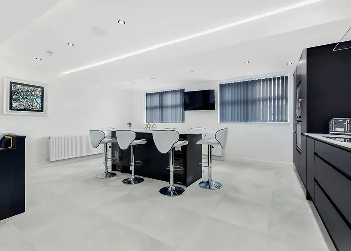 Wellington Suites By Sasco Apartments
